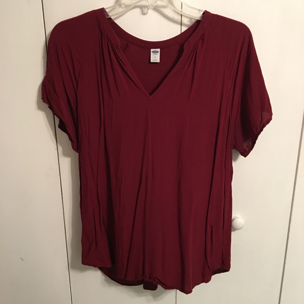 🚨 Donating 11/17 - Old Navy Maroon Blouse